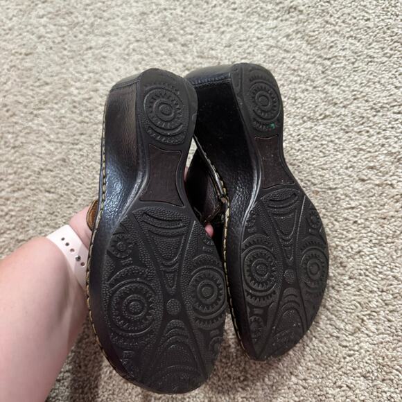 BORN Brown Leather Wedge Heel Sandals Women's Size 7 Adjustable Thong Style - Picture 7 of 10